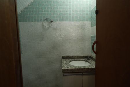 Casa à venda com 170m², 3 quartos e 4 vagasBanheiro de serviço