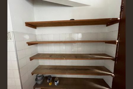 Casa à venda com 222m², 4 quartos e 3 vagas Casa à venda com 222m², 4 quartos e 3 vagasDespensa