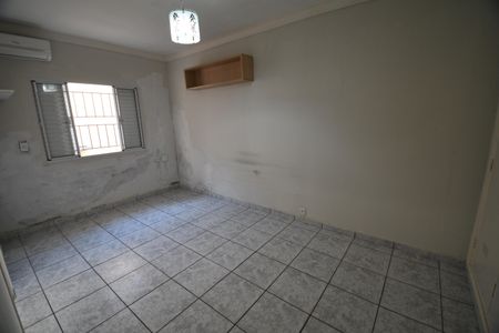 Casa à venda com 241m², 3 quartos e 1 vagaCasa 2 - Quarto Suíte