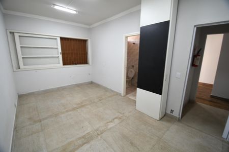 Casa à venda com 241m², 3 quartos e 1 vagaQuarto Suíte