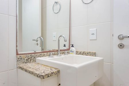 Apartamento para alugar com 77m², 2 quartos e 2 vagasBanheiro Social