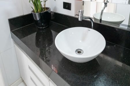 Apartamento à venda com 60m², 2 quartos e 1 vaga Apartamento à venda com 60m², 2 quartos e 1 vagaBanheiro Social