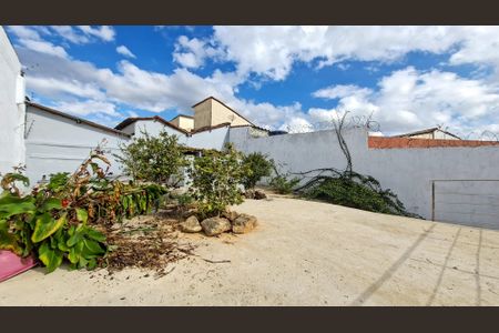 Casa à venda com 140m², 3 quartos e 2 vagas Casa à venda com 140m², 3 quartos e 2 vagasQuintal