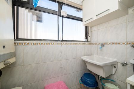 Apartamento à venda com 137m², 3 quartos e 2 vagas Apartamento à venda com 137m², 3 quartos e 2 vagasLavanderia