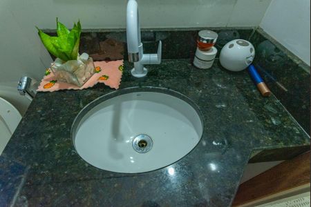 Casa à venda com 169m², 2 quartos e 1 vagaBanheiro