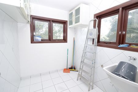 Casa de condomínio à venda com 380m², 5 quartos e 2 vagasÁrea de Serviço