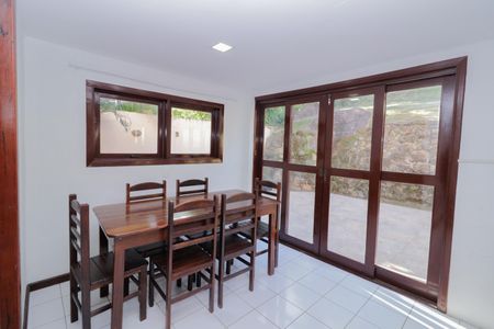 Casa de condomínio à venda com 380m², 5 quartos e 2 vagasCozinha