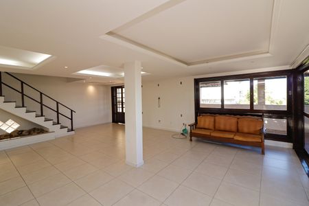 Casa de condomínio à venda com 380m², 5 quartos e 2 vagasSala