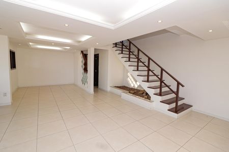 Casa de condomínio à venda com 380m², 5 quartos e 2 vagasSala