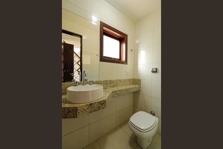 Casa de condomínio à venda com 380m², 5 quartos e 2 vagasLavabo