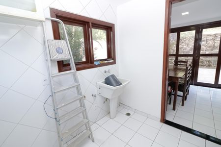 Casa de condomínio à venda com 380m², 5 quartos e 2 vagasÁrea de Serviço