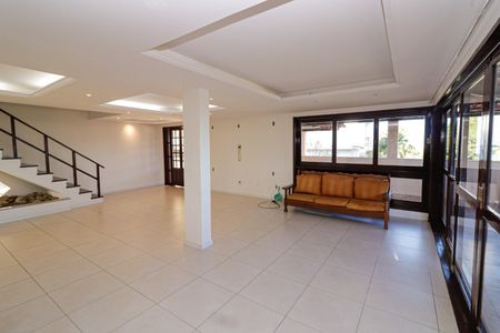 Casa de condomínio à venda com 380m², 5 quartos e 2 vagasSala