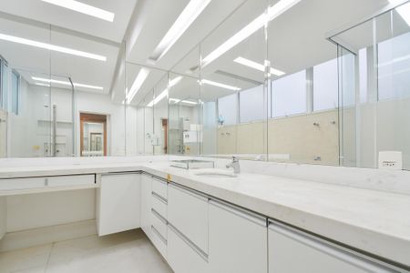 Apartamento para alugar com 190m², 2 quartos e 1 vaga Apartamento para alugar com 190m², 2 quartos e 1 vagaBanheiro