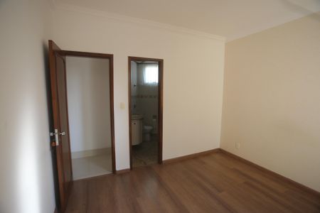 Apartamento à venda com 140m², 4 quartos e 2 vagasSuíte
