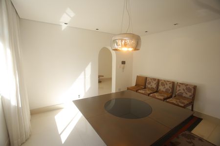 Apartamento à venda com 140m², 4 quartos e 2 vagasSala de Jantar