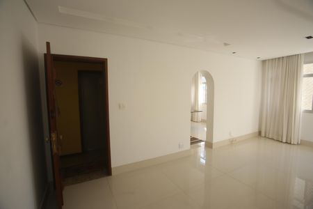 Apartamento à venda com 140m², 4 quartos e 2 vagasSala