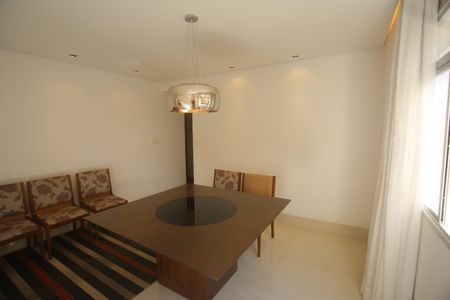 Apartamento à venda com 140m², 4 quartos e 2 vagasSala de Jantar