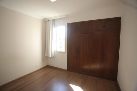 Apartamento à venda com 140m², 4 quartos e 2 vagasQuarto 2