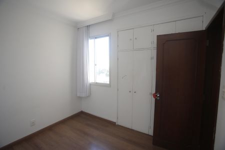 Apartamento à venda com 140m², 4 quartos e 2 vagasQuarto 2