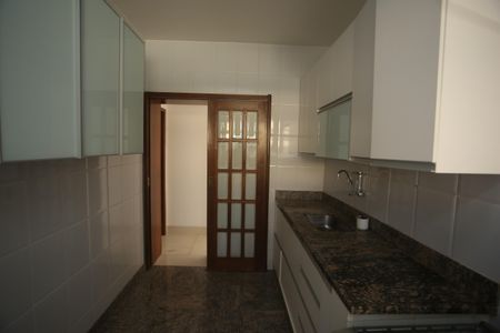 Apartamento à venda com 140m², 4 quartos e 2 vagasCozinha