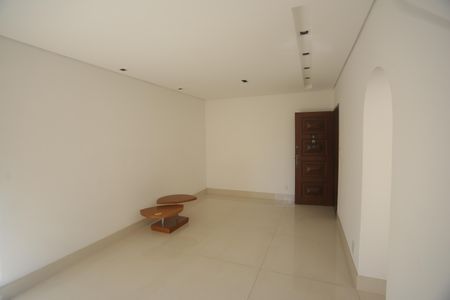 Apartamento à venda com 140m², 4 quartos e 2 vagasSala