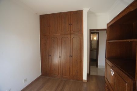 Apartamento à venda com 140m², 4 quartos e 2 vagasQuarto 2