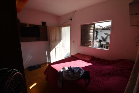 Casa à venda com 90m², 2 quartos e 4 vagasQuarto 2 - Suíte