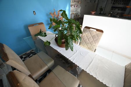 Casa à venda com 90m², 2 quartos e 4 vagasSala 2