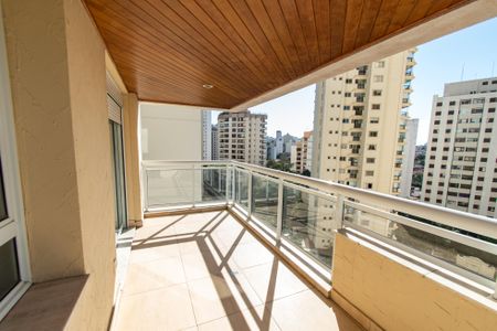 Apartamento para alugar com 343m², 4 quartos e 5 vagasVaranda da suíte 1