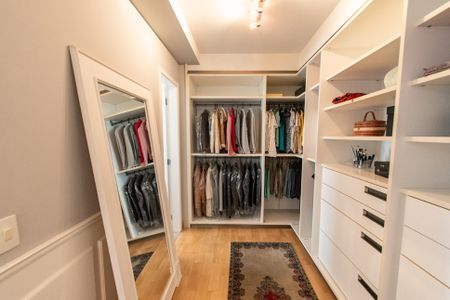 Apartamento para alugar com 343m², 4 quartos e 5 vagasCloset da suíte 1