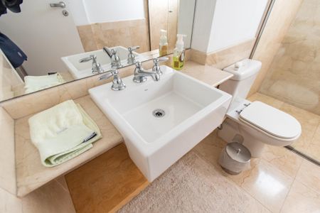 Apartamento para alugar com 343m², 4 quartos e 5 vagasBanheiro da suíte 3