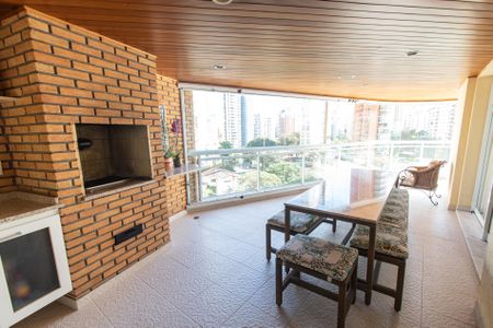 Apartamento para alugar com 343m², 4 quartos e 5 vagasVaranda
