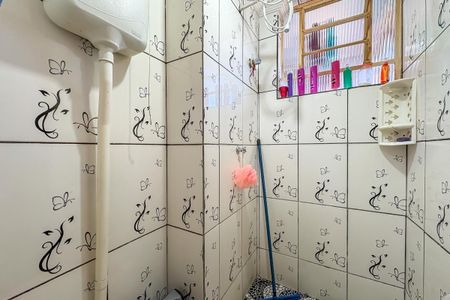 Apartamento à venda com 50m², 2 quartos e sem vaga Apartamento à venda com 50m², 2 quartos e sem vagaBanheiro