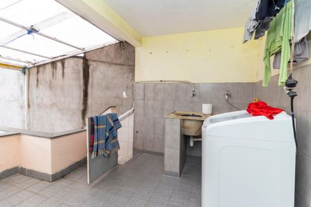 Casa à venda com 150m², 2 quartos e 3 vagas Casa à venda com 150m², 2 quartos e 3 vagasÁrea de Serviço