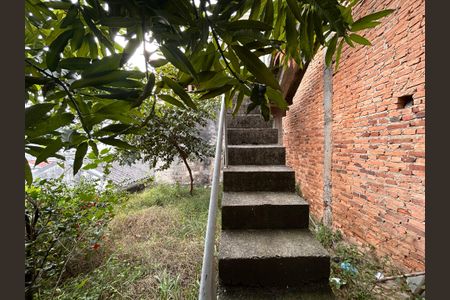 Casa à venda com 170m², 3 quartos e 4 vagas Casa à venda com 170m², 3 quartos e 4 vagasJardim