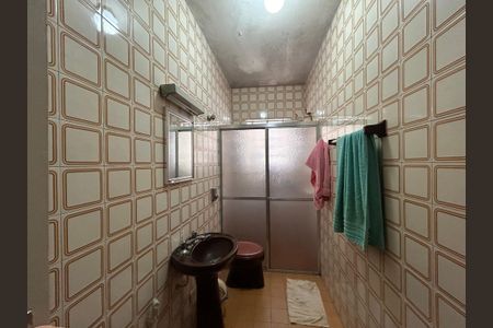 Casa à venda com 170m², 3 quartos e 4 vagas Casa à venda com 170m², 3 quartos e 4 vagasBanheiro 1