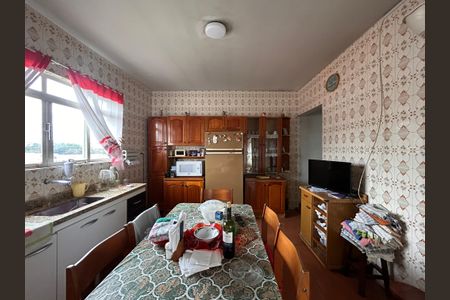 Casa à venda com 170m², 3 quartos e 4 vagas Casa à venda com 170m², 3 quartos e 4 vagasCozinha