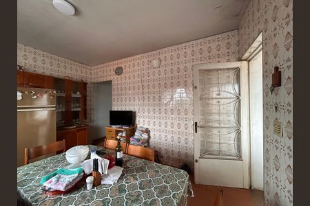 Casa à venda com 170m², 3 quartos e 4 vagas Casa à venda com 170m², 3 quartos e 4 vagasCozinha