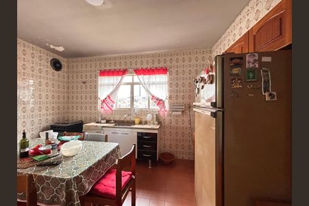 Casa à venda com 170m², 3 quartos e 4 vagas Casa à venda com 170m², 3 quartos e 4 vagasCozinha