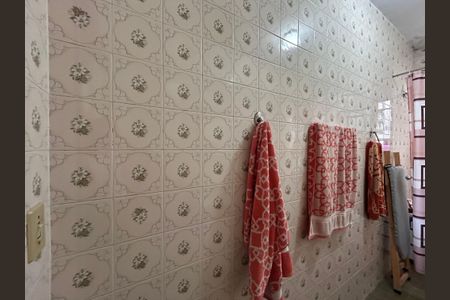 Casa à venda com 170m², 3 quartos e 4 vagas Casa à venda com 170m², 3 quartos e 4 vagasBanheiro 2