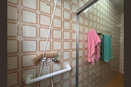 Casa à venda com 170m², 3 quartos e 4 vagas Casa à venda com 170m², 3 quartos e 4 vagasBanheiro 1