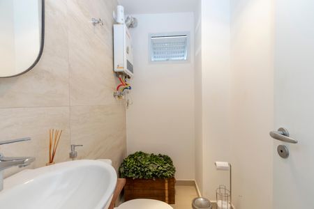 Casa à venda com 450m², 4 quartos e 3 vagas Casa à venda com 450m², 4 quartos e 3 vagasLavabo do Escritório