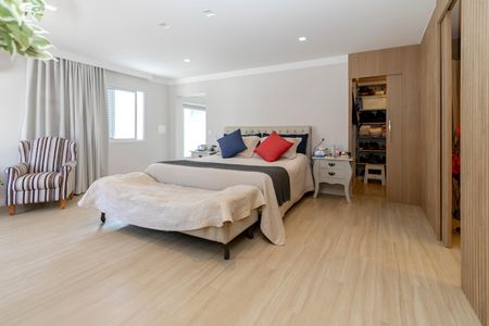 Casa à venda com 450m², 4 quartos e 3 vagas Casa à venda com 450m², 4 quartos e 3 vagasSuíte 1