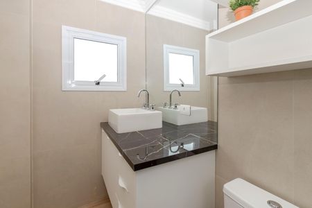 Casa à venda com 450m², 4 quartos e 3 vagas Casa à venda com 450m², 4 quartos e 3 vagasBanheiro da Suíte de Hospedes