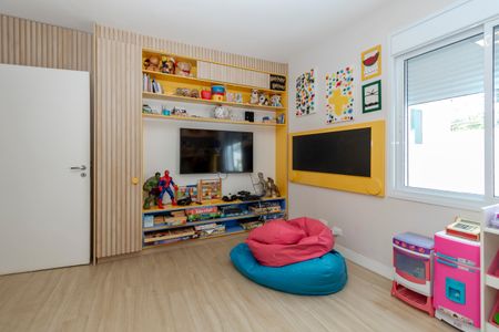 Casa à venda com 450m², 4 quartos e 3 vagas Casa à venda com 450m², 4 quartos e 3 vagasBrinquedoteca