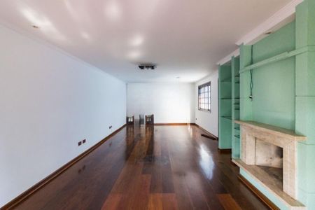 Casa à venda com 250m², 4 quartos e 3 vagas