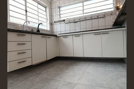 Casa à venda com 250m², 3 quartos e 3 vagas Casa à venda com 250m², 3 quartos e 3 vagasCozinha
