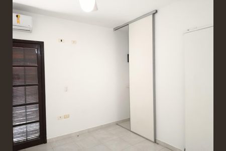 Casa à venda com 250m², 3 quartos e 3 vagas Casa à venda com 250m², 3 quartos e 3 vagasEdícula
