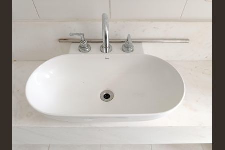 Casa à venda com 250m², 3 quartos e 3 vagas Casa à venda com 250m², 3 quartos e 3 vagasBanheiro da Edícula