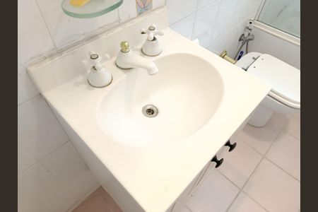 Casa à venda com 250m², 3 quartos e 3 vagas Casa à venda com 250m², 3 quartos e 3 vagasBanheiro da Suíte 2